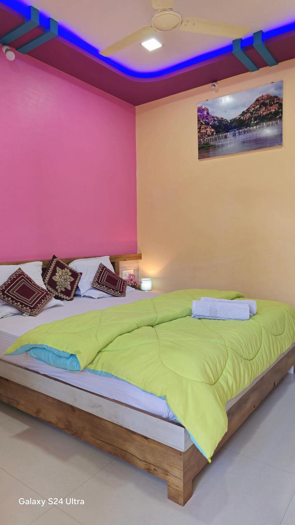 Abhi Homestay Hampi Εξωτερικό φωτογραφία